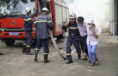Thực tập phương án chữa cháy và cứu nạn, cứu hộ tại Công ty Sen vòi Viglacera