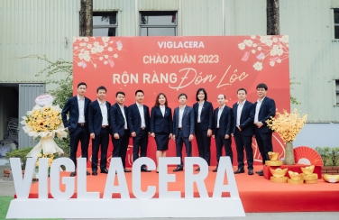 VIGLACERA TỔ CHỨC “CHÀO XUÂN 2023 – RỘN RÀNG ĐÓN LỘC” TẠI NHÀ MÁY SEN VÒI VIGLACERA 
