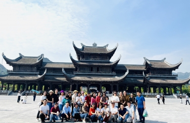 Chị em Công ty Sen vòi Viglacera tươi trẻ, hạnh phúc trong buổi tham quan nhân ngày Phụ nữ Việt Nam 20/10
